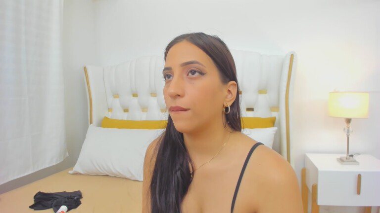 elianaasuarez's Streamate show and profile