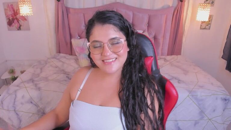 AlaraRose's Streamate show and profile