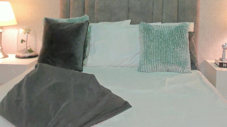 ZairaAbad's Streamate show and profile