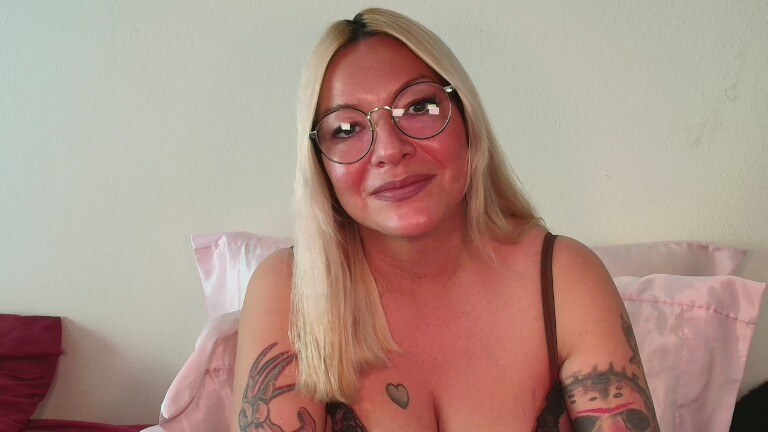 Cat_xx's Streamate show and profile