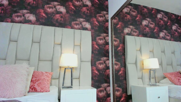 ValenShaw's Streamate show and profile