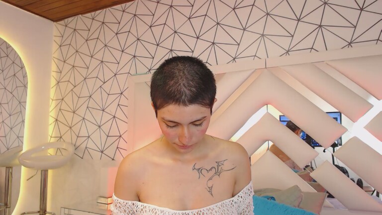 ISABELLAHALLAD's Streamate show and profile