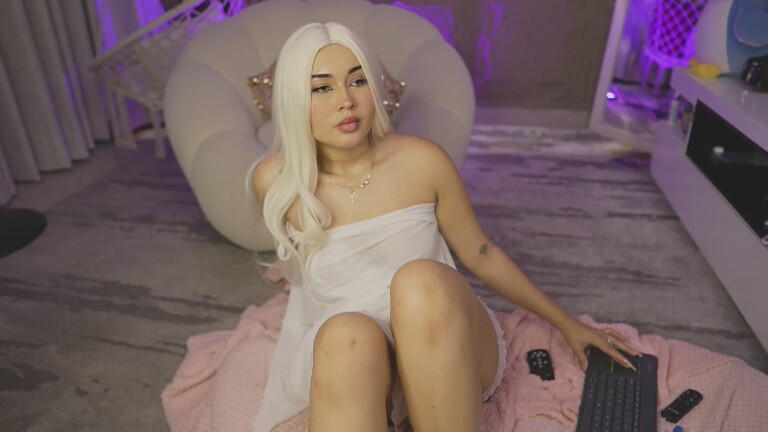 Aleshiadoll's Streamate show and profile