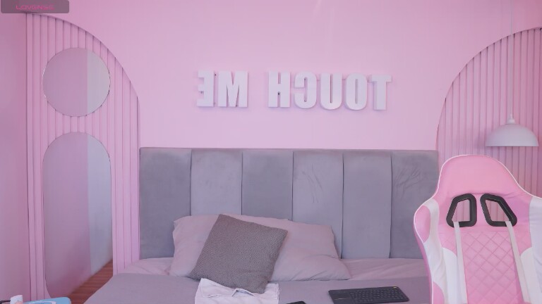 MeghanJadde's Streamate show and profile