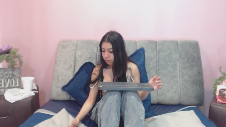 LinaSpearce's Streamate show and profile