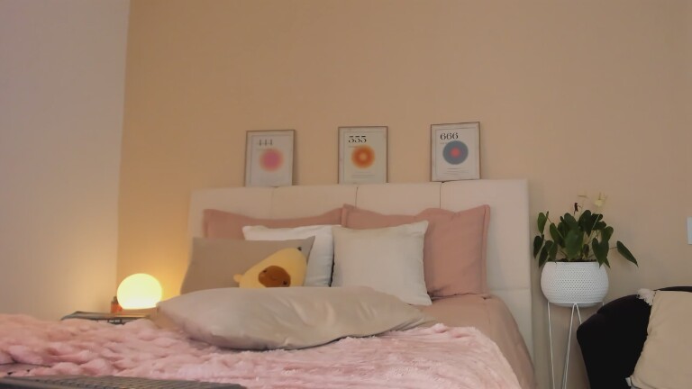 NayaPalmer's Streamate show and profile