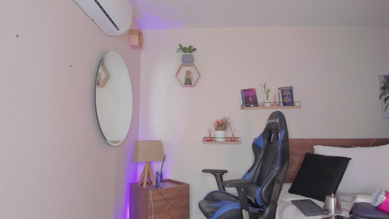 imlucyferreira's Streamate show and profile