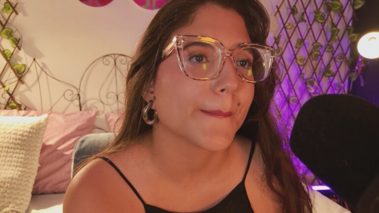 HaileyBunny_18's Streamate show and profile
