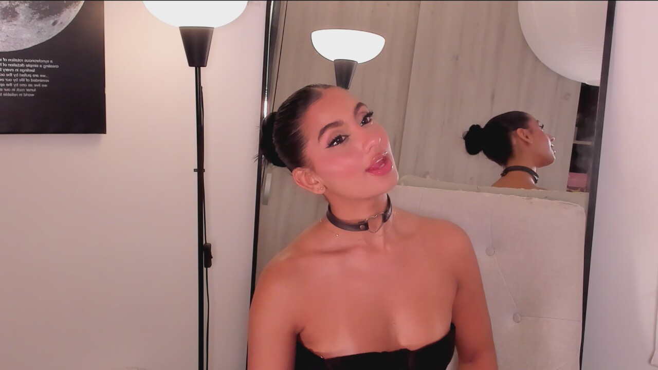Nina_Cravizz