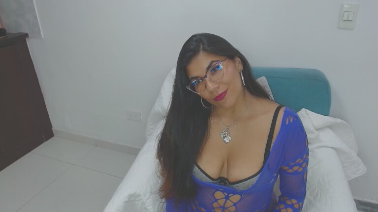 LunaDumont's Streamate show and profile