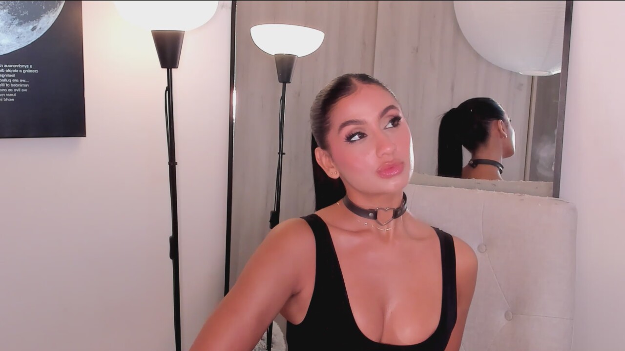 Nina_Cravizz