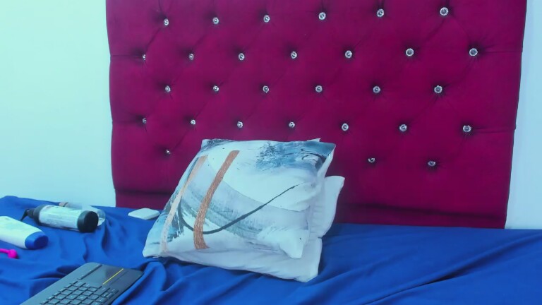 MelodyMegan's Streamate show and profile