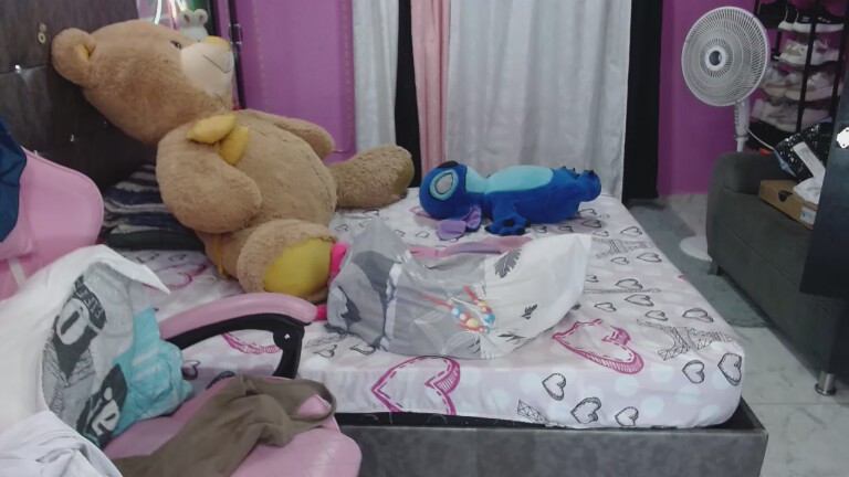 sofiaxxDreams's Streamate show and profile