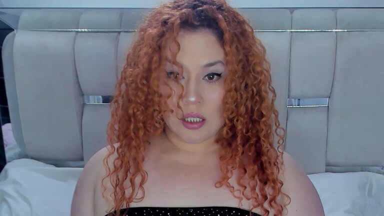 IsadiaRousso's Streamate show and profile