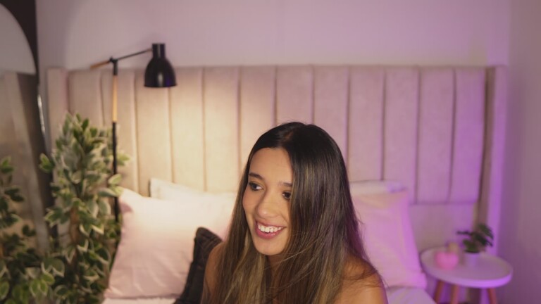 AliceHarriss's Streamate show and profile