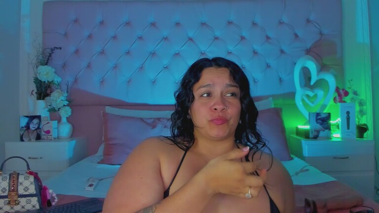 Nina_Lisboah's Streamate show and profile