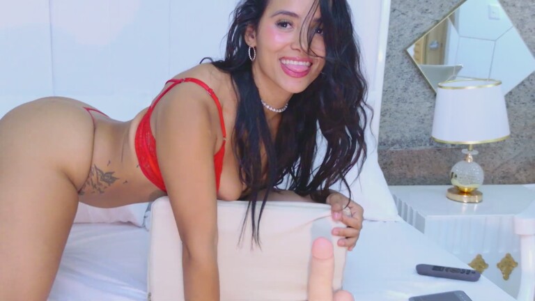 NicolSantos's Streamate show and profile