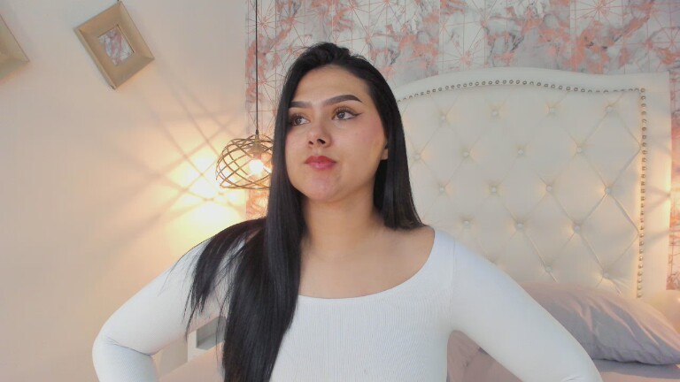 SaharaLyn's Streamate show and profile