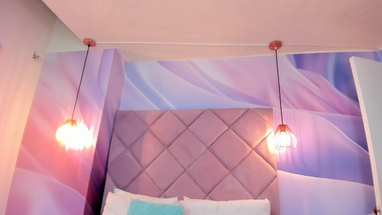 ViolletaRosse's Streamate show and profile