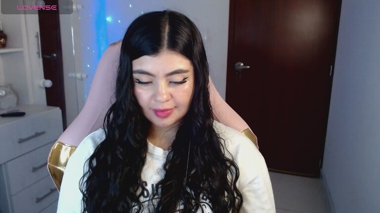 mila_paris's Streamate show and profile