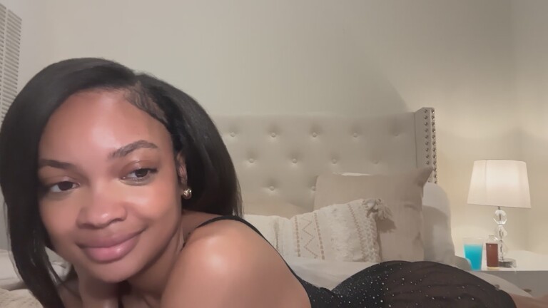 HalleTheStar's Streamate show and profile