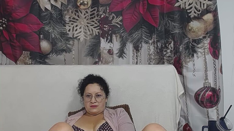 nikol32's Streamate show and profile