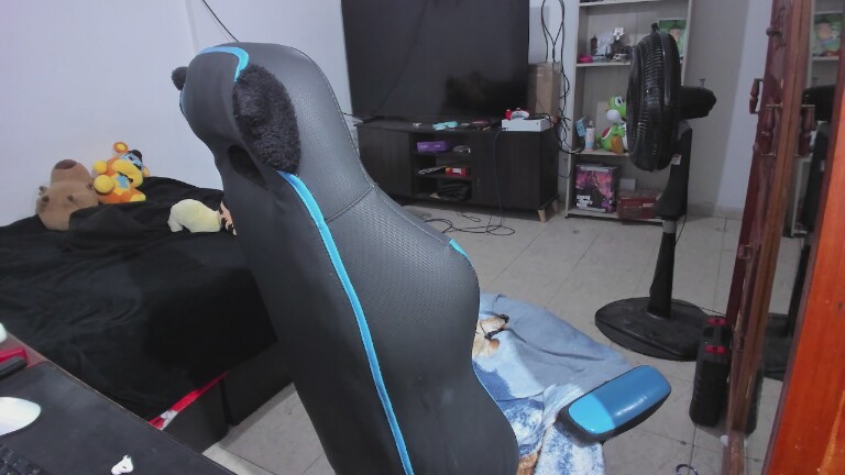 Red_Pandemonium's Streamate show and profile