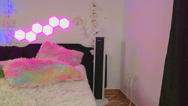 Andrea_Torner's Streamate show and profile