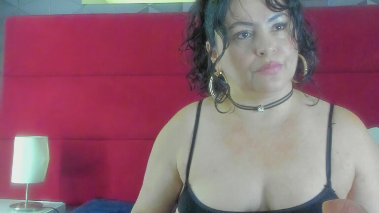 hannymilf's Streamate show and profile