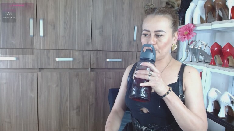 Maghenta's Streamate show and profile