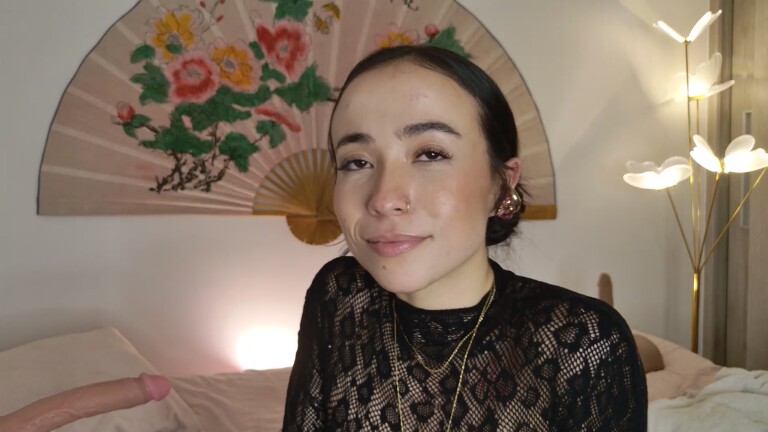 SweetSara33's Streamate show and profile