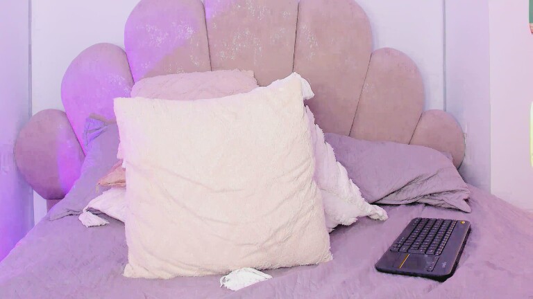 VictoriaPeach19's Streamate show and profile