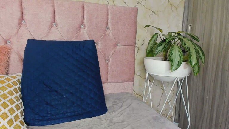 ValerinReeds's Streamate show and profile