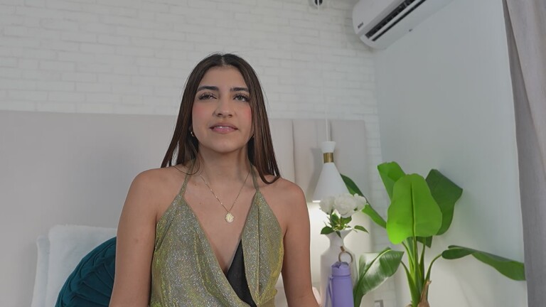 VictoriaJoliegb's Streamate show and profile