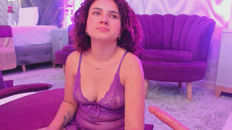 HollyJhonson's Streamate show and profile