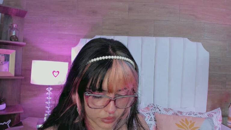 MaddieWaves's Streamate show and profile