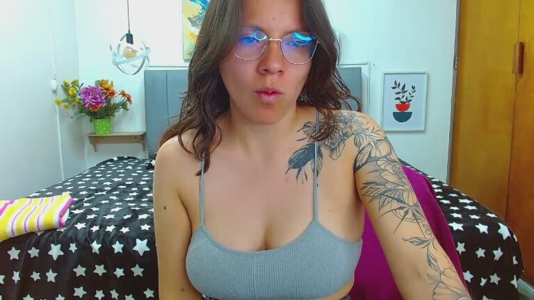 Lucia_s's Streamate show and profile
