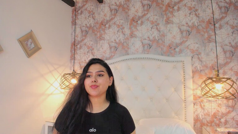 SaharaLyn's Streamate show and profile